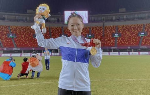 29岁二次留洋闯法甲！乌日古木拉的豪赌，赌的是世界杯最后一席