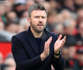 马奎尔降薪续约曼联：从8700万标王到12万周薪，他用忠诚赢下尊重