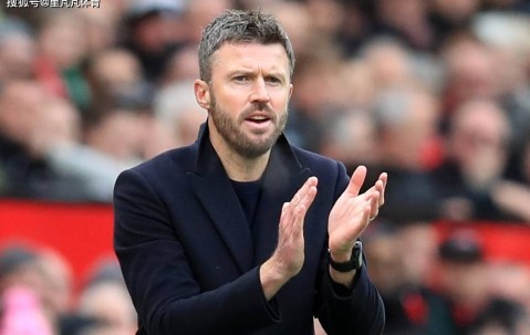 马奎尔降薪续约曼联：从8700万标王到12万周薪，他用忠诚赢下尊重