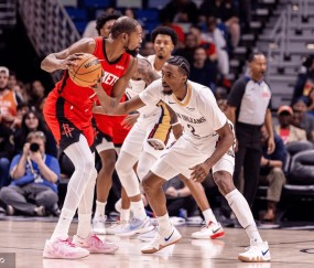 Shams：杜兰特遭遇右髌腱深度挫伤 很有可能G2复出