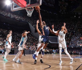 小卡狂轰31分文班19分 美国条纹队淘汰世界队