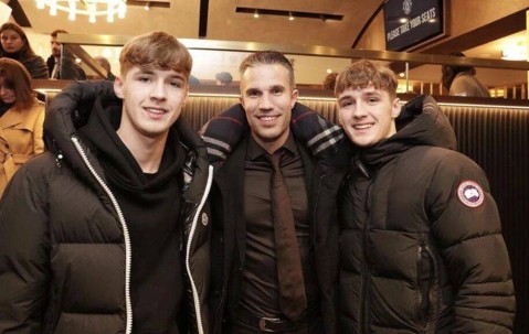 曼联预计卡塞米罗接班人转会费破纪录！考察青训中场，选拔一人做替补